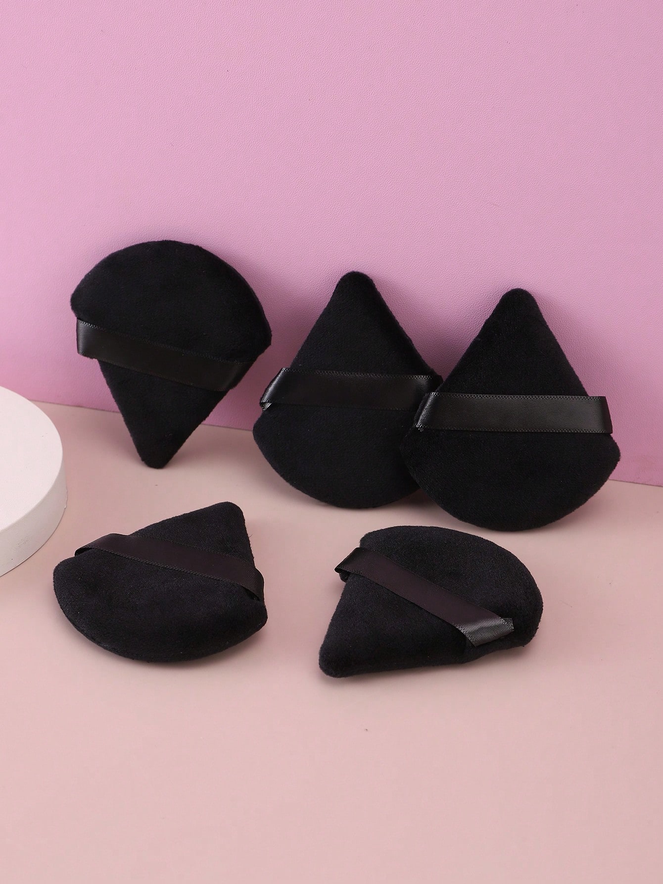 5pcs Black Triangle Shaped Powder Puff Set For Loose Powder, With Crystal Velvet Short Hair, Soft And Adhensive