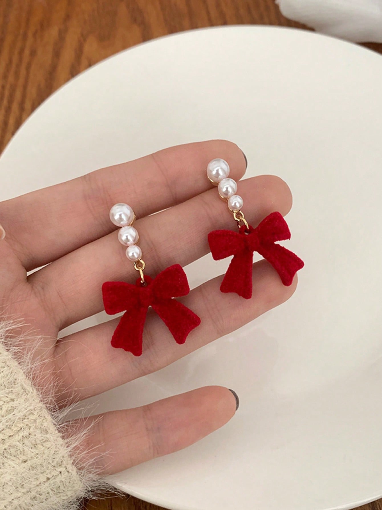 1pair Red Velvet & Pearl Bow Pendant Stud Earrings